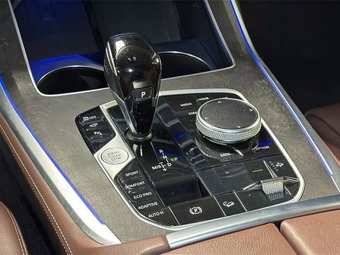 Used 2022 BMW X7 xDrive40i w/ Premium Package image 26