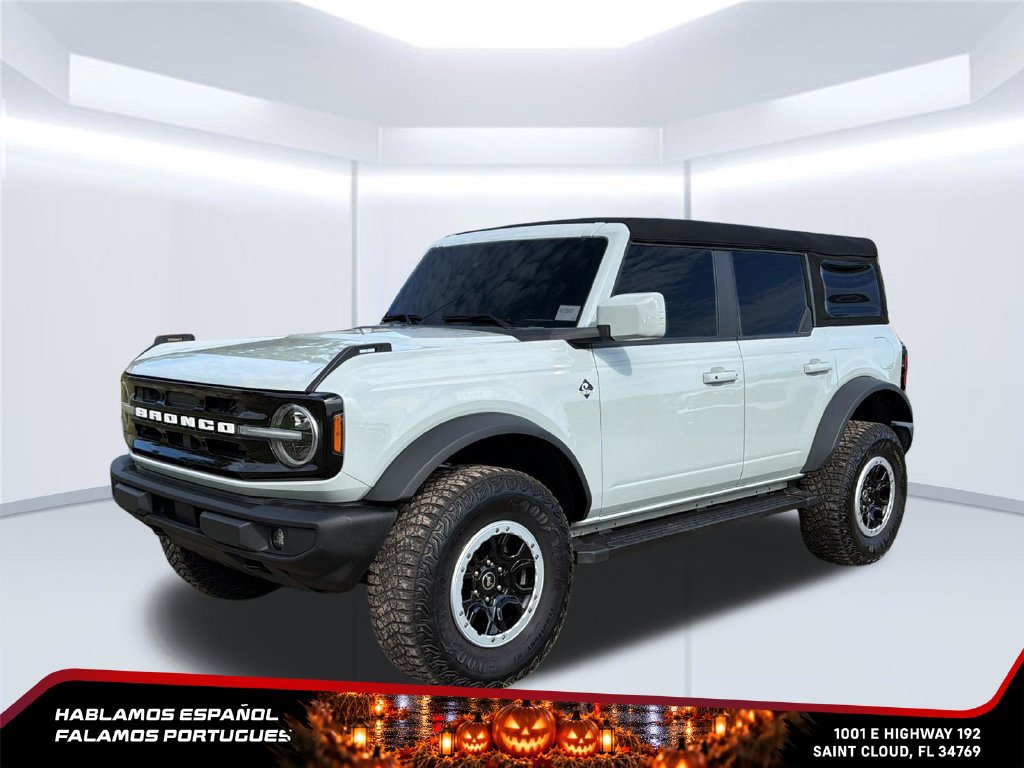 Used 2023 Ford Bronco Outer Banks w/ Sasquatch Package AWD/4WD image 2