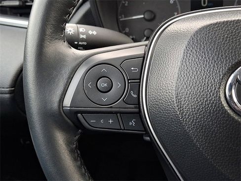 Certified 2025 Toyota Corolla Cross LE image 20