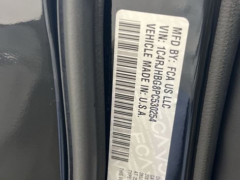 Used 2023 Jeep Grand Cherokee Limited w/ Trailer Tow Prep Group (B) AWD/4WD image 31