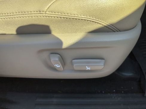 Used 2023 Toyota 4Runner Limited image 13