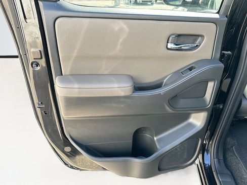 Used 2024 Nissan Frontier SV w/ SV Convenience Package image 25