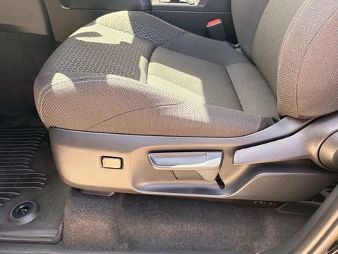 Used 2025 Toyota 4Runner SR5 AWD/4WD image 28