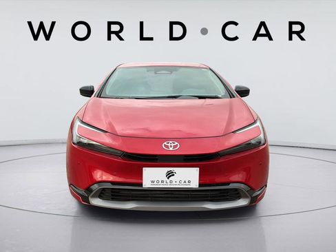Used 2024 Toyota Prius XLE image 9