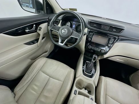 Used 2018 Nissan Rogue Sport SL w/ SL Premium Package FWD image 9