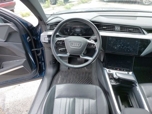 Used 2023 Audi e-tron Premium Plus w/ Premium Plus Package AWD/4WD image 6