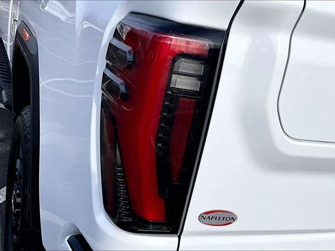 Used 2025 GMC Sierra 3500 AT4 w/ AT4 Premium Plus Package image 32