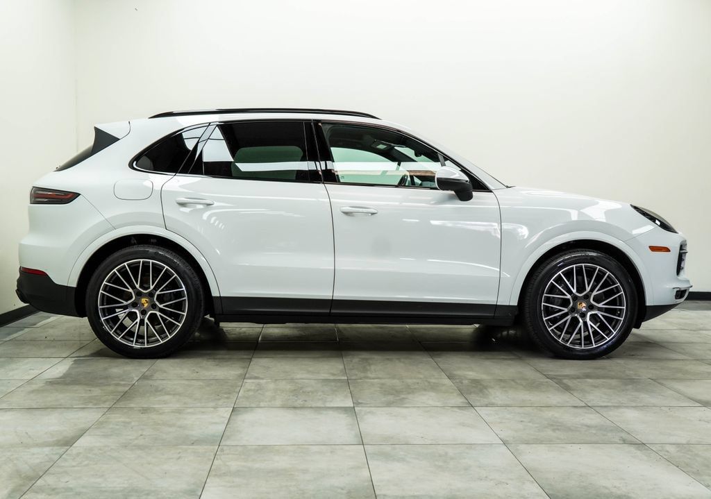 Used 2022 Porsche Cayenne S Platinum AWD/4WD image 7