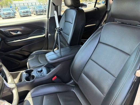 Used 2024 GMC Terrain SLT FWD image 25