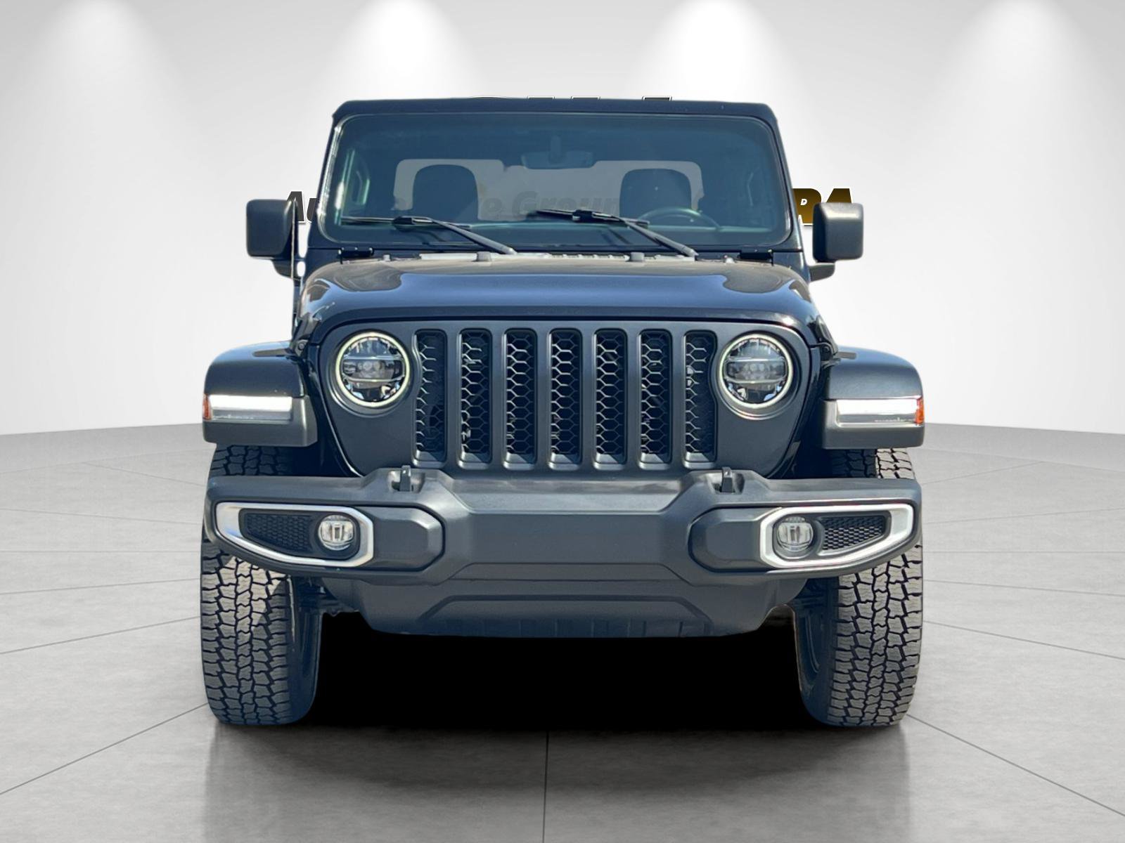 Used 2022 Jeep Gladiator Overland w/ Popular Equipment Package AWD/4WD image 8