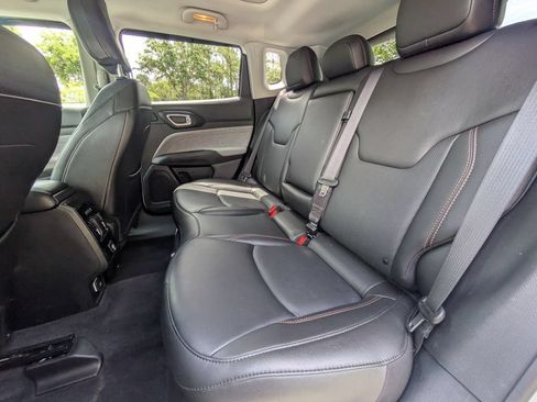 Used 2022 Jeep Compass Latitude w/ Sun and Sound Group AWD/4WD image 20