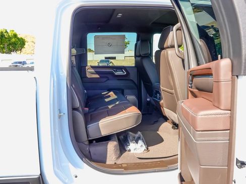 New 2026 GMC Sierra 2500 Denali w/ Denali Reserve Package AWD/4WD image 11