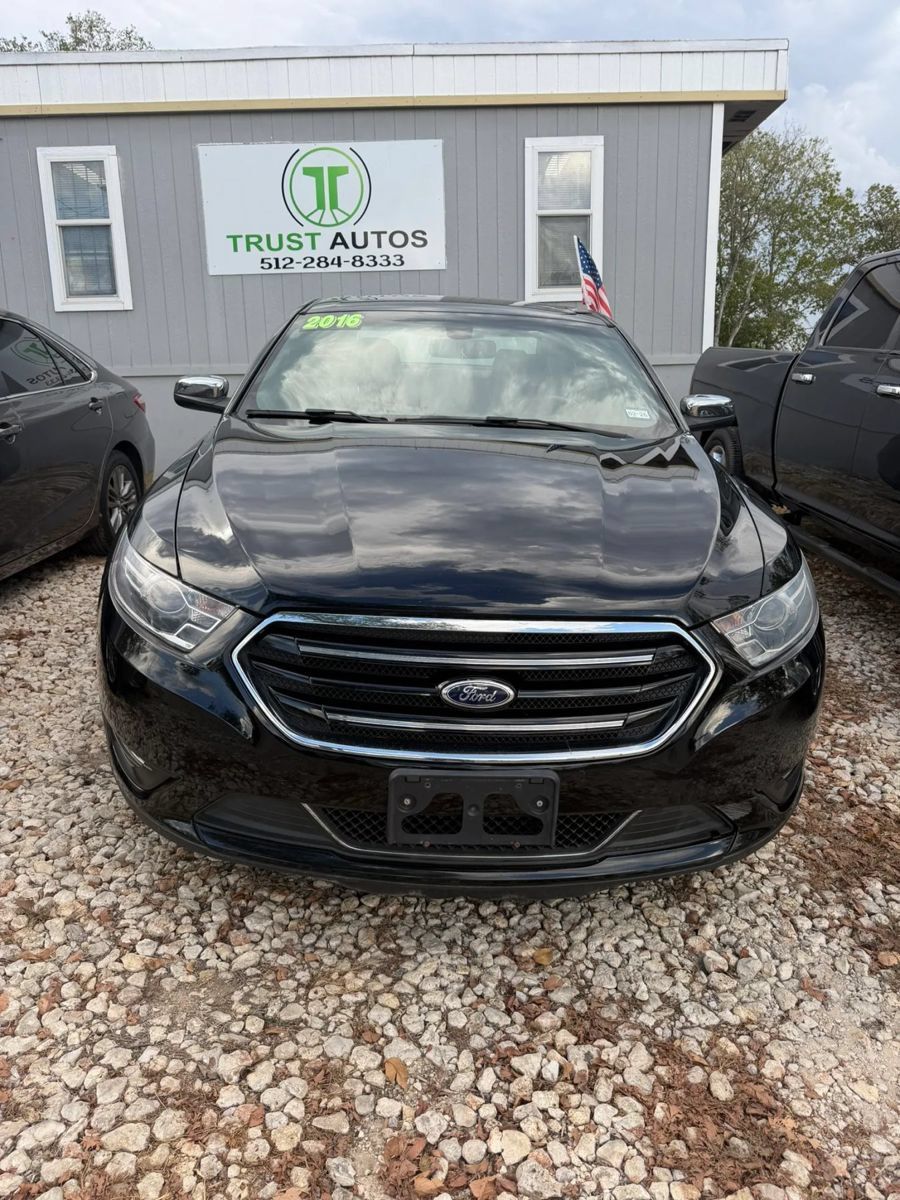 Used 2016 Ford Taurus Limited FWD image 2