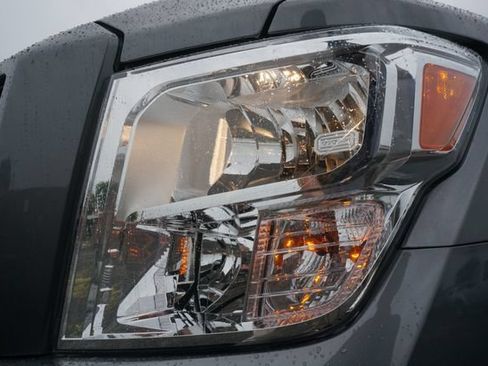 Certified 2024 Nissan Titan SV w/ SV Convenience Package AWD/4WD image 53