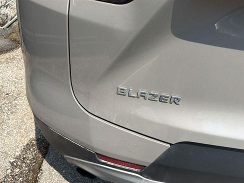 Used 2021 Chevrolet Blazer LT FWD image 3