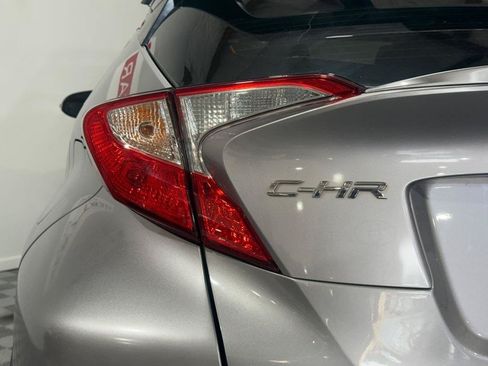 Used 2018 Toyota C-HR XLE FWD image 29