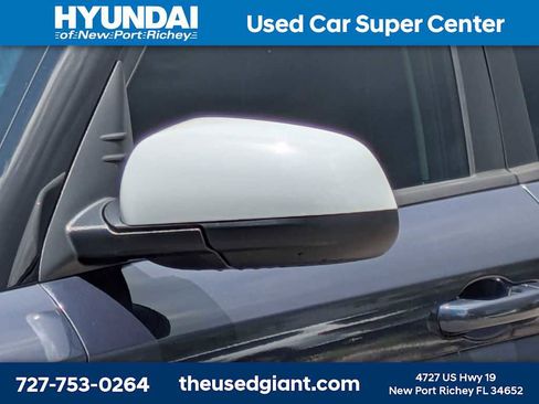 Certified 2023 Hyundai Venue Limited FWD image 11
