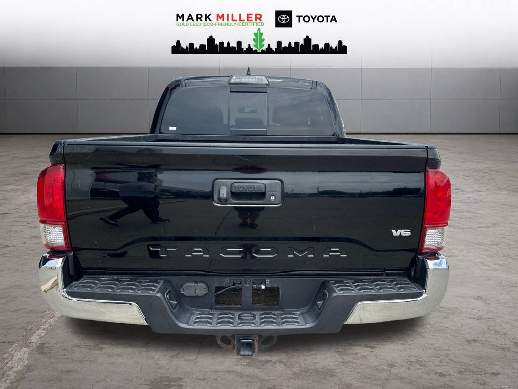 Used 2017 Toyota Tacoma TRD Off-Road w/ Tow Package (A/T) AWD/4WD image 4