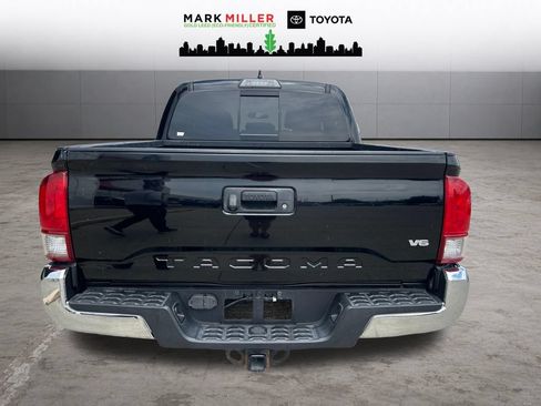 Used 2017 Toyota Tacoma TRD Off-Road w/ Tow Package (A/T) AWD/4WD image 4