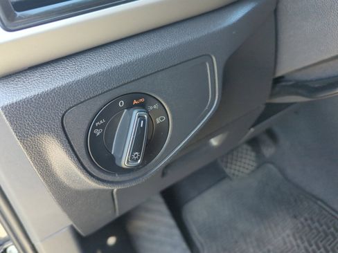 Certified 2022 Volkswagen Atlas SE image 31