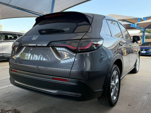 Used 2025 Honda HR-V LX image 7