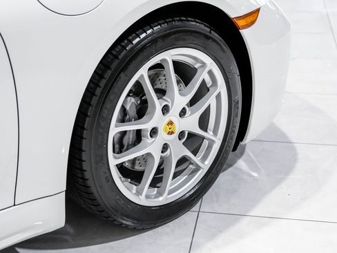 Used 2019 Porsche 718 Boxster image 16