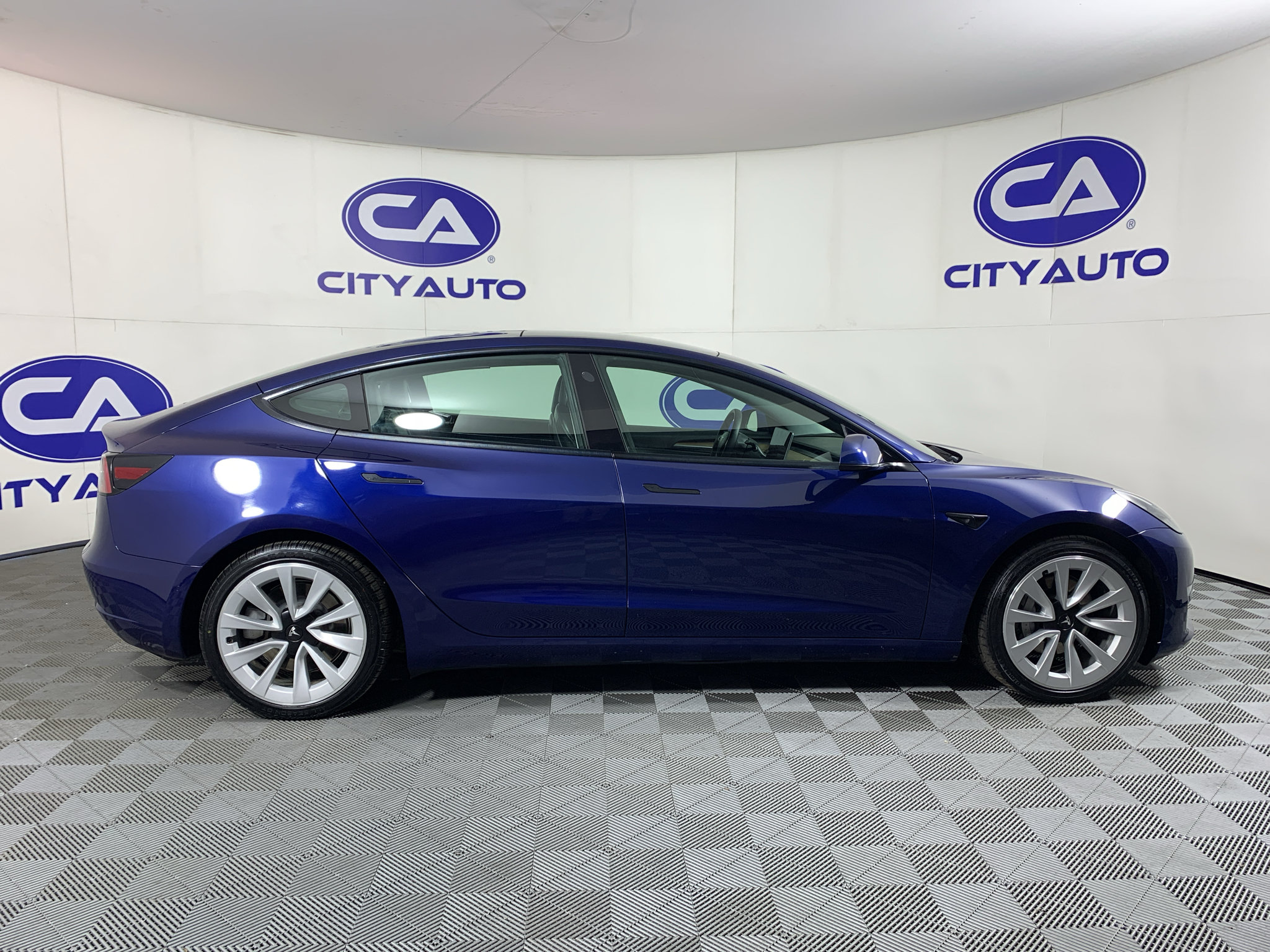 Used 2022 Tesla Model 3 Long Range AWD/4WD image 2