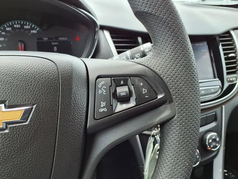 Used 2022 Chevrolet Trax LS w/ Tint and Cruise Package FWD image 23