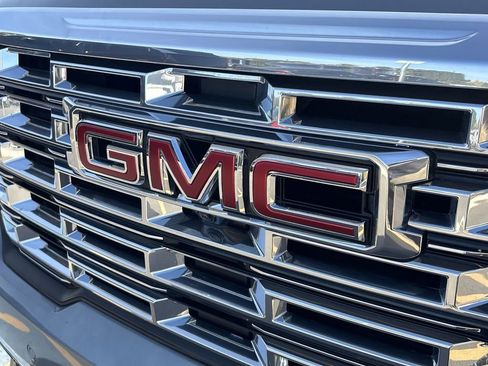 Used 2024 GMC Acadia Denali w/ Super Cruise Package image 31