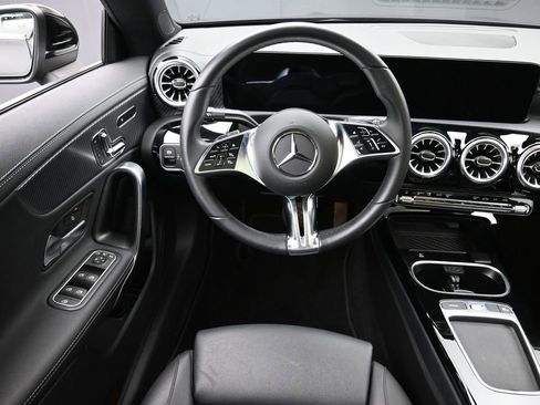Used 2024 Mercedes-Benz CLA 250 4MATIC image 13