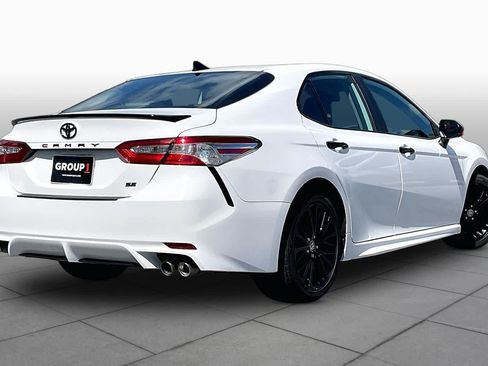 Used 2020 Toyota Camry SE FWD image 12