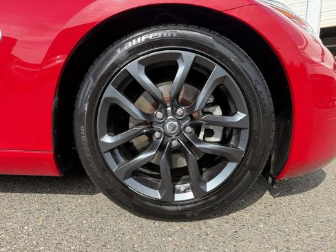 Used 2016 Nissan 370Z Coupe RWD image 9