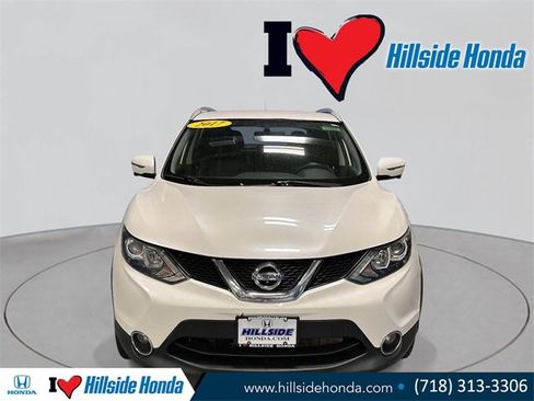 Used 2017 Nissan Rogue Sport SL image 8