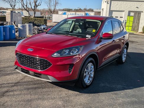 Used 2020 Ford Escape SE image 5