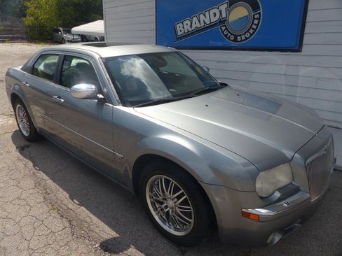 Used 2007 Chrysler 300 C RWD image 4