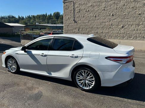 Used 2018 Toyota Camry XLE w/ Audio Package FWD image 7