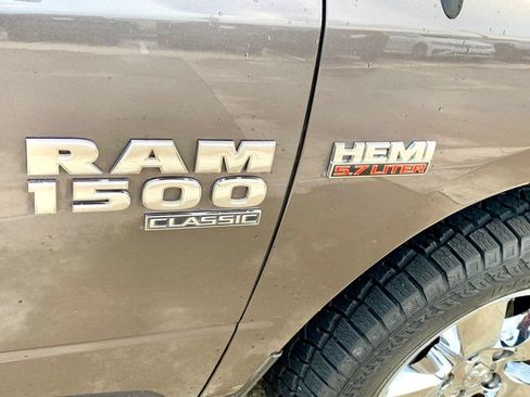 Used 2019 RAM 1500 Big Horn RWD image 10