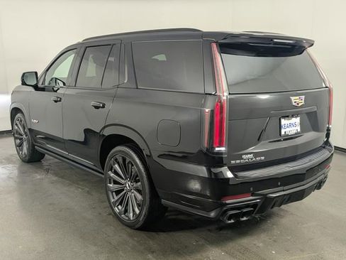 Used 2025 Cadillac Escalade V image 5