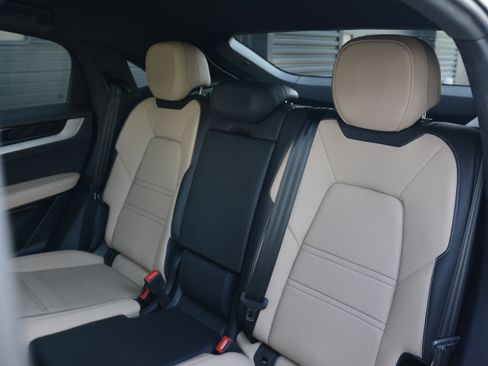 Certified 2026 Porsche Cayenne Coupe AWD/4WD image 31