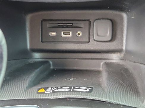 Used 2022 Chevrolet Equinox Premier image 31