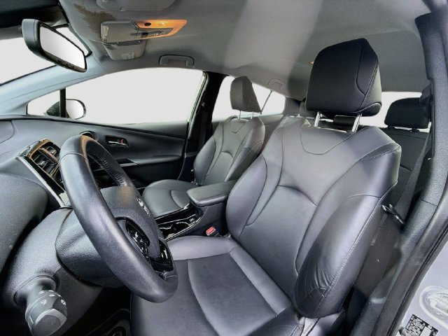 Used 2020 Toyota Prius XLE w/ Advanced Technology Package AWD/4WD image 10