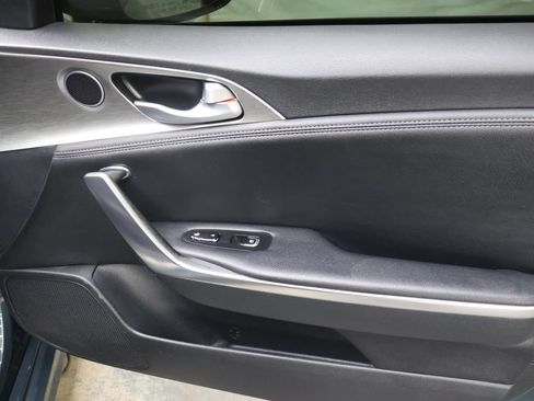 Used 2022 Kia Stinger GT1 RWD image 11