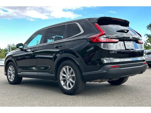 Used 2025 Honda CR-V EX image 3