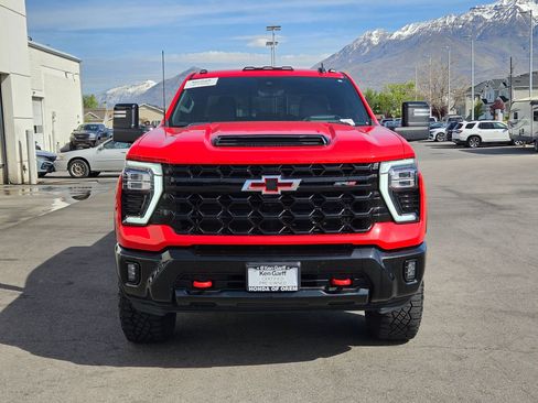 Used 2024 Chevrolet Silverado 2500 ZR2 w/ Technology Package AWD/4WD image 12