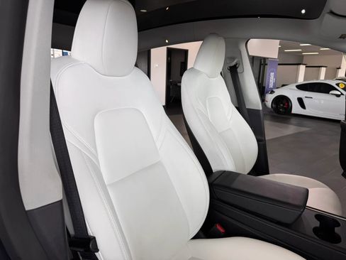 Used 2024 Tesla Model Y Long Range image 14