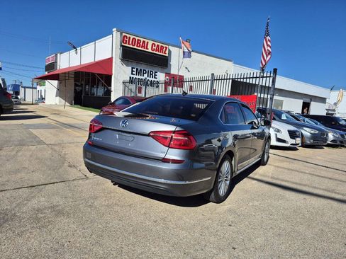 Used 2016 Volkswagen Passat 1.8T SE image 7