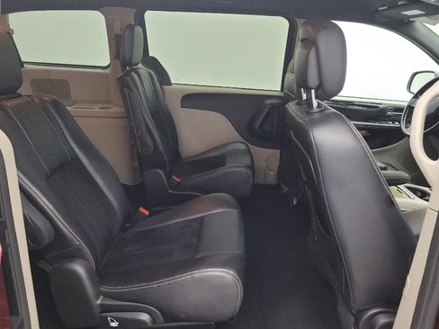 Used 2018 Dodge Grand Caravan SXT FWD image 19
