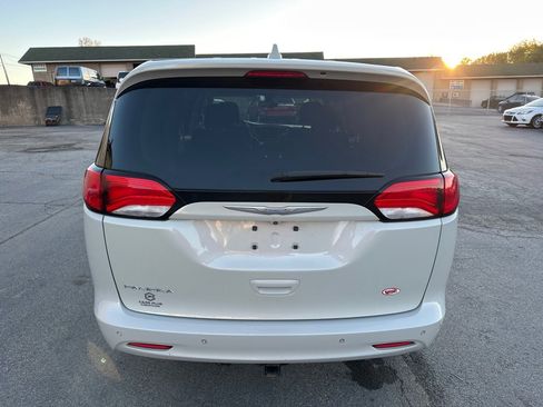Used 2017 Chrysler Pacifica Touring image 7