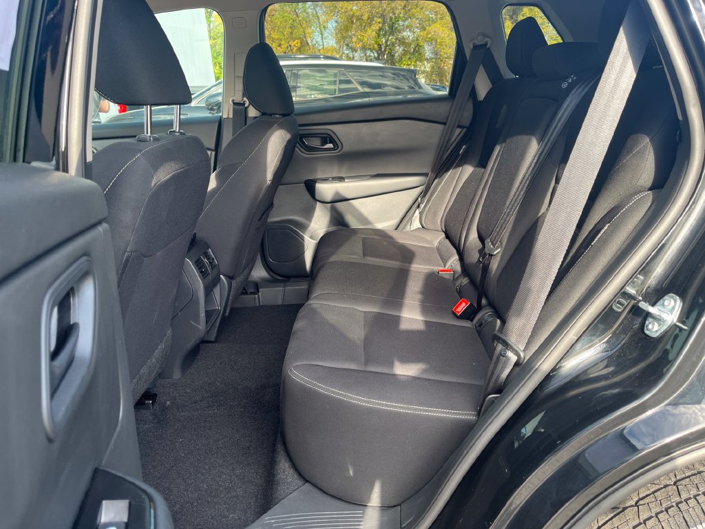 Used 2025 Nissan Rogue S AWD/4WD image 25