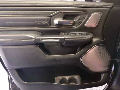 Used 2020 RAM 1500 Limited w/ Black Appearance Package AWD/4WD image 8